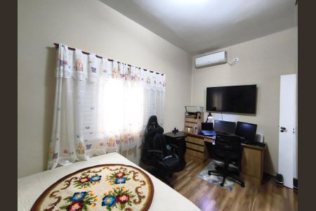 Casa à venda com 200m², 3 quartos e 2 vagasQuarto 2