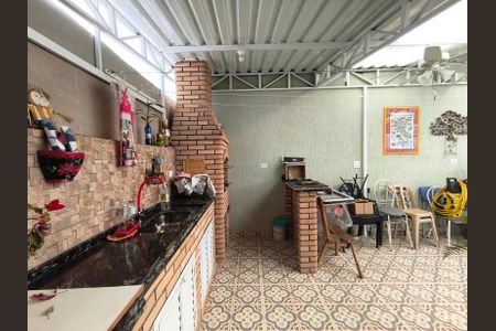 Casa à venda com 200m², 3 quartos e 2 vagasChurrasqueira