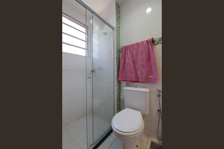 Apartamento à venda com 74m², 2 quartos e 2 vagasBanheiro da Suíte