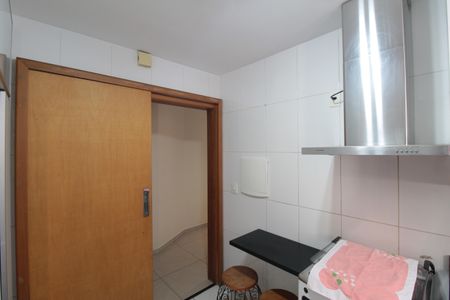 Apartamento à venda com 74m², 2 quartos e 2 vagasCozinha