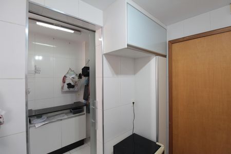 Apartamento à venda com 74m², 2 quartos e 2 vagasCozinha