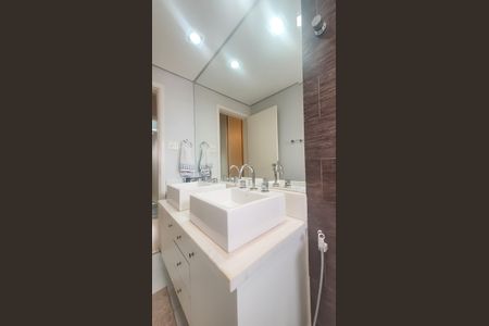 Apartamento à venda com 117m², 3 quartos e 3 vagas Apartamento à venda com 117m², 3 quartos e 3 vagasBanheiro da Suíte