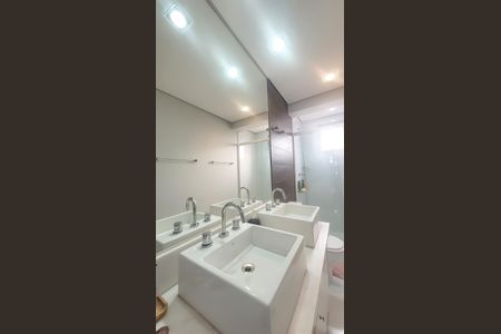 Apartamento à venda com 117m², 3 quartos e 3 vagas Apartamento à venda com 117m², 3 quartos e 3 vagasBanheiro da Suíte