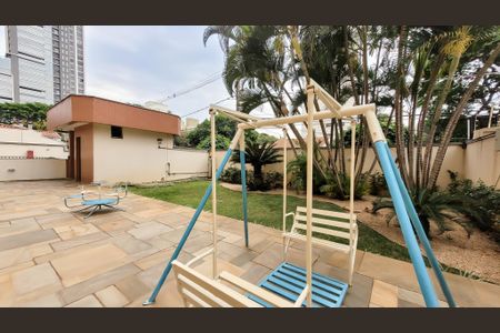 Apartamento à venda com 117m², 3 quartos e 3 vagas Apartamento à venda com 117m², 3 quartos e 3 vagasÁrea comum - Playground