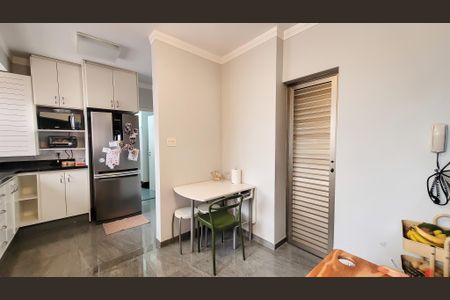 Apartamento à venda com 117m², 3 quartos e 3 vagas Apartamento à venda com 117m², 3 quartos e 3 vagasCozinha