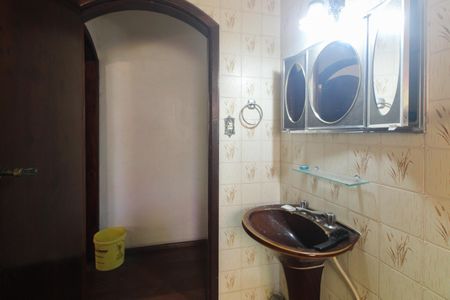 Casa à venda com 360m², 3 quartos e 3 vagas Casa à venda com 360m², 3 quartos e 3 vagasBanheiro Social