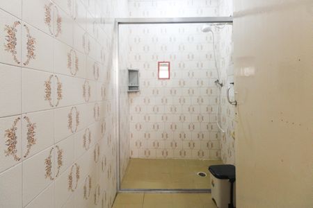 Casa à venda com 360m², 3 quartos e 3 vagas Casa à venda com 360m², 3 quartos e 3 vagasBanheiro da Edícula