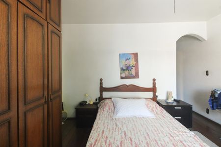 Casa à venda com 360m², 3 quartos e 3 vagas Casa à venda com 360m², 3 quartos e 3 vagasSuíte