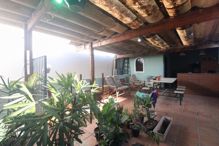 Casa à venda com 360m², 3 quartos e 3 vagas Casa à venda com 360m², 3 quartos e 3 vagasÁrea comum - Churrasqueira