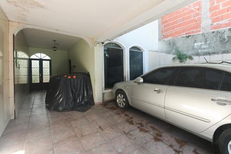 Casa à venda com 360m², 3 quartos e 3 vagas Casa à venda com 360m², 3 quartos e 3 vagasGaragem