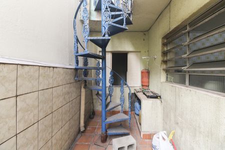 Casa à venda com 360m², 3 quartos e 3 vagas Casa à venda com 360m², 3 quartos e 3 vagasQuintal