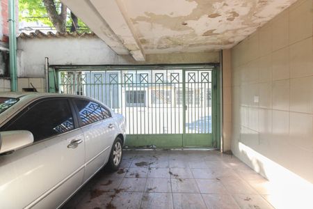 Casa à venda com 360m², 3 quartos e 3 vagas Casa à venda com 360m², 3 quartos e 3 vagasGaragem