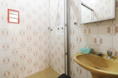 Casa à venda com 360m², 3 quartos e 3 vagas Casa à venda com 360m², 3 quartos e 3 vagasBanheiro da Edícula