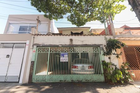 Casa à venda com 360m², 3 quartos e 3 vagas Casa à venda com 360m², 3 quartos e 3 vagasFachada