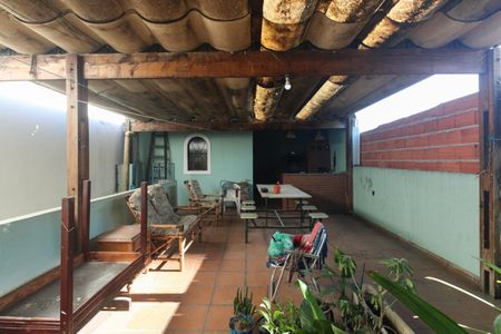 Casa à venda com 360m², 3 quartos e 3 vagas Casa à venda com 360m², 3 quartos e 3 vagasÁrea comum - Churrasqueira