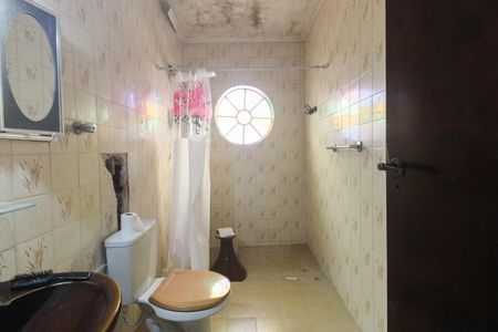 Casa à venda com 360m², 3 quartos e 3 vagas Casa à venda com 360m², 3 quartos e 3 vagasBanheiro Social