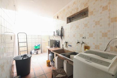 Casa à venda com 360m², 3 quartos e 3 vagas Casa à venda com 360m², 3 quartos e 3 vagasÁrea de Serviço