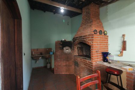 Casa à venda com 360m², 3 quartos e 3 vagas Casa à venda com 360m², 3 quartos e 3 vagasÁrea comum - Churrasqueira