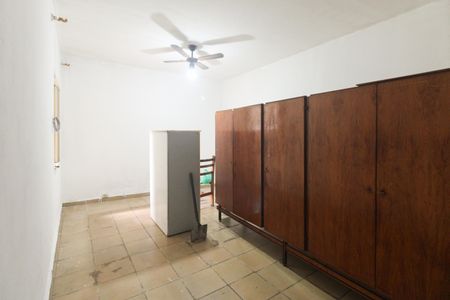 Casa à venda com 360m², 3 quartos e 3 vagas Casa à venda com 360m², 3 quartos e 3 vagasQuarto da Edícula