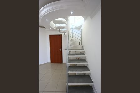 Apartamento para alugar com 150m², 2 quartos e 1 vaga Escada da cobertura