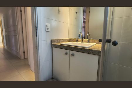 Apartamento à venda com 119m², 4 quartos e 2 vagasBanheiro da Suíte 1