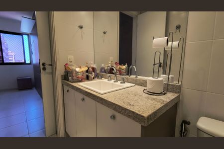 Apartamento à venda com 119m², 4 quartos e 2 vagasBanheiro da Suíte 2