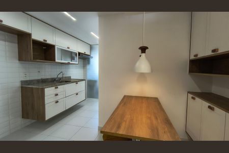 Apartamento à venda com 119m², 4 quartos e 2 vagasCozinha