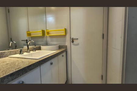 Apartamento à venda com 119m², 4 quartos e 2 vagasBanheiro da Suíte 3 e 4
