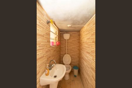 Casa à venda com 180m², 4 quartos e 5 vagas Casa à venda com 180m², 4 quartos e 5 vagasBanheiro de serviço