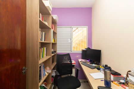 Casa à venda com 180m², 4 quartos e 5 vagas Casa à venda com 180m², 4 quartos e 5 vagasEscritório