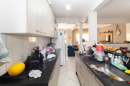 Casa à venda com 180m², 4 quartos e 5 vagas Casa à venda com 180m², 4 quartos e 5 vagasCozinha