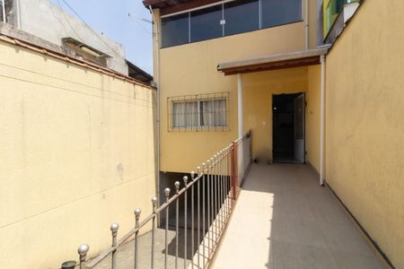 Casa à venda com 180m², 4 quartos e 5 vagas Casa à venda com 180m², 4 quartos e 5 vagasEntrada