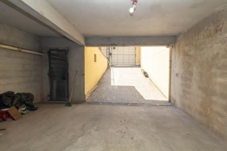 Casa à venda com 180m², 4 quartos e 5 vagas Casa à venda com 180m², 4 quartos e 5 vagasGaragem