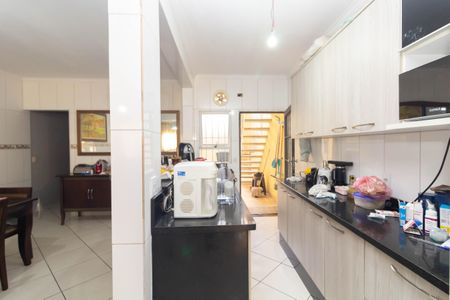 Casa à venda com 180m², 4 quartos e 5 vagas Casa à venda com 180m², 4 quartos e 5 vagasCozinha