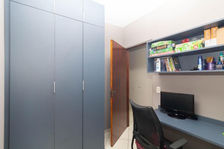 Casa à venda com 180m², 4 quartos e 5 vagas Casa à venda com 180m², 4 quartos e 5 vagasQuarto 1