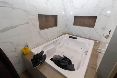 Casa à venda com 180m², 4 quartos e 5 vagas Casa à venda com 180m², 4 quartos e 5 vagasSuíte 2