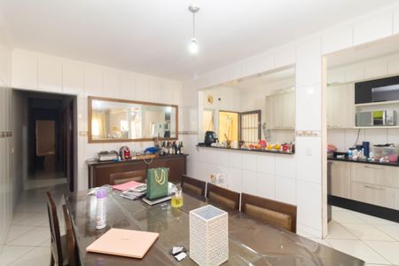 Sala de casa à venda com 4 quartos, 180m² em Limoeiro, São Paulo