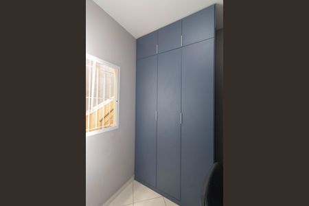 Casa à venda com 180m², 4 quartos e 5 vagas Casa à venda com 180m², 4 quartos e 5 vagasQuarto 1