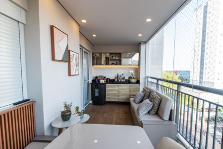 Apartamento para alugar com 68m², 2 quartos e 1 vagaVaranda