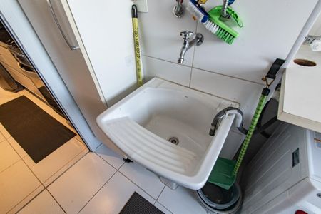 Apartamento para alugar com 68m², 2 quartos e 1 vagaÁrea de serviço