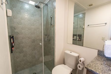 Apartamento para alugar com 68m², 2 quartos e 1 vagaBanheiro da suíte