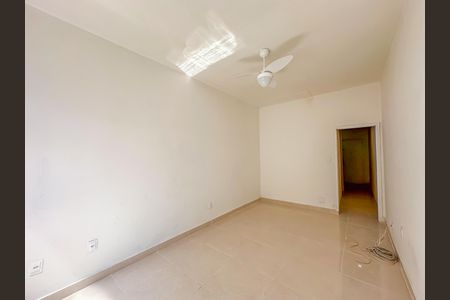 Apartamento à venda com 37m², 1 quarto e sem vagaQuarto