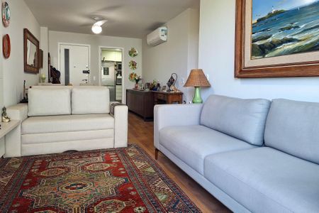 Sala de apartamento à venda com 2 quartos, 84m² em Piratininga, Niterói