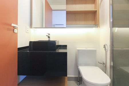 Studio para alugar com 31m², 1 quarto e 1 vaga Studio para alugar com 31m², 1 quarto e 1 vagaBanheiro Social