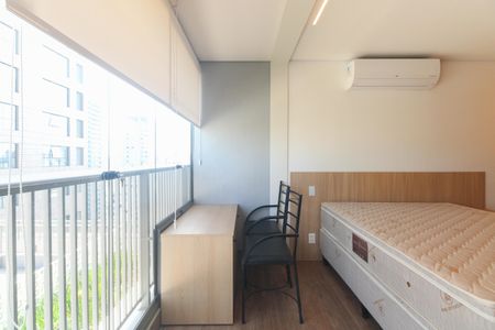 Studio para alugar com 31m², 1 quarto e 1 vaga Studio para alugar com 31m², 1 quarto e 1 vagaVaranda
