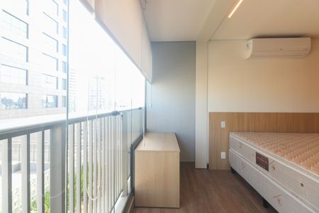 Studio para alugar com 31m², 1 quarto e 1 vaga Studio para alugar com 31m², 1 quarto e 1 vagaVaranda