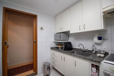 Apartamento à venda com 153m², 4 quartos e 2 vagasCozinha