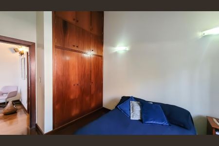 Casa de condomínio à venda com 350m², 4 quartos e 4 vagas Casa de condomínio à venda com 350m², 4 quartos e 4 vagasSuite 4