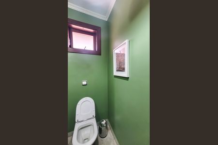 Casa de condomínio à venda com 350m², 4 quartos e 4 vagas Casa de condomínio à venda com 350m², 4 quartos e 4 vagasLavabo