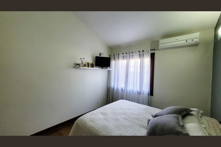 Casa de condomínio à venda com 350m², 4 quartos e 4 vagas Casa de condomínio à venda com 350m², 4 quartos e 4 vagasSuite 2